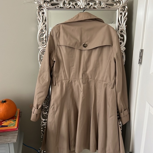 Michael Kors beige trench coat - Picture 8 of 8